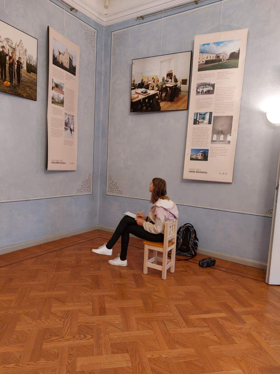 Näituse Mõisast kooliks tunnuspilt