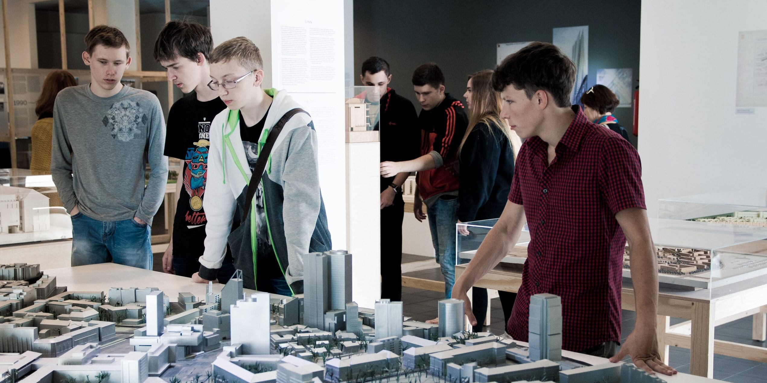 lapsed uurivad Tallinna maketti