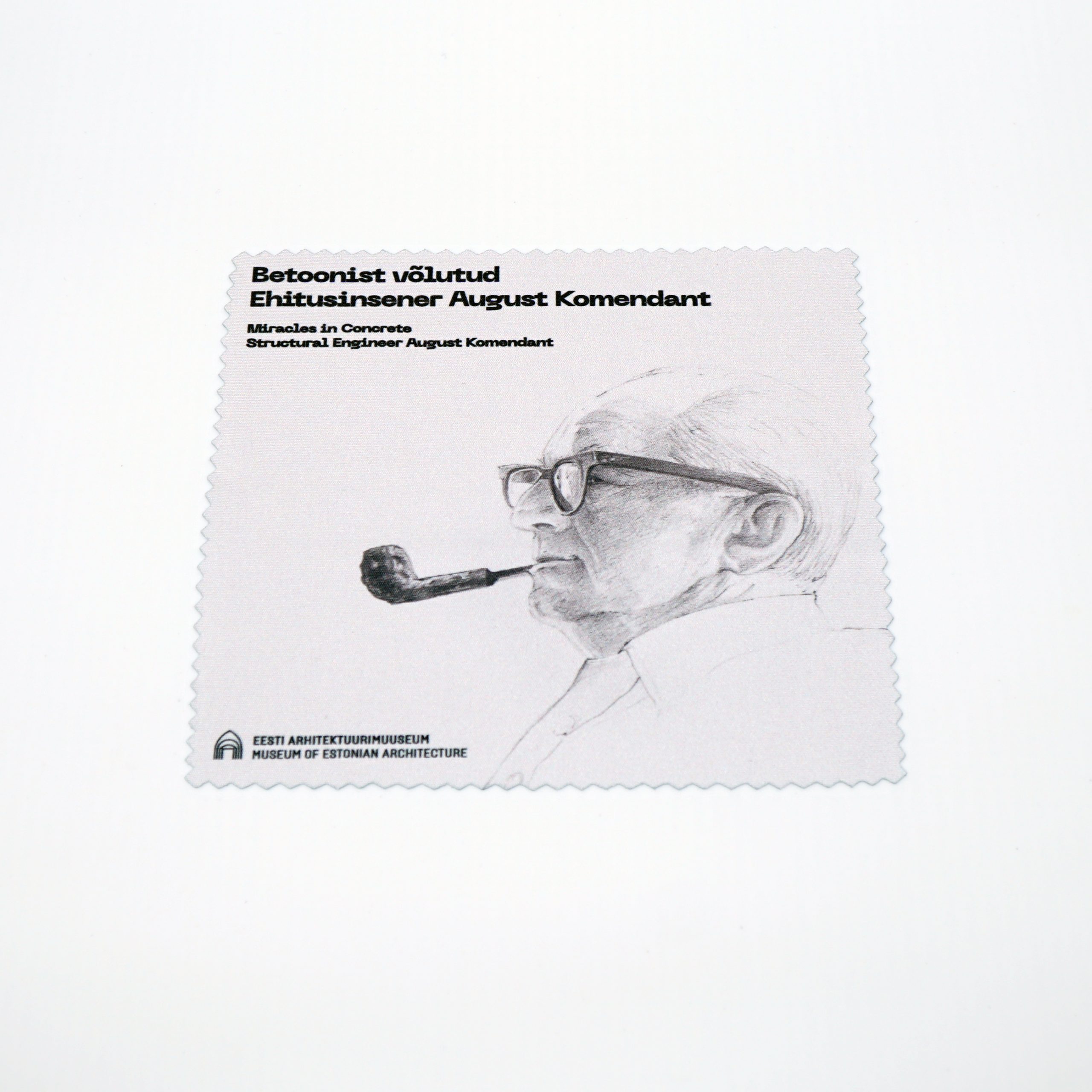 August Komendant’s lense wipe