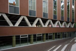 Tallinna Inglise Kolledži spordihoone, vaade hoovist.