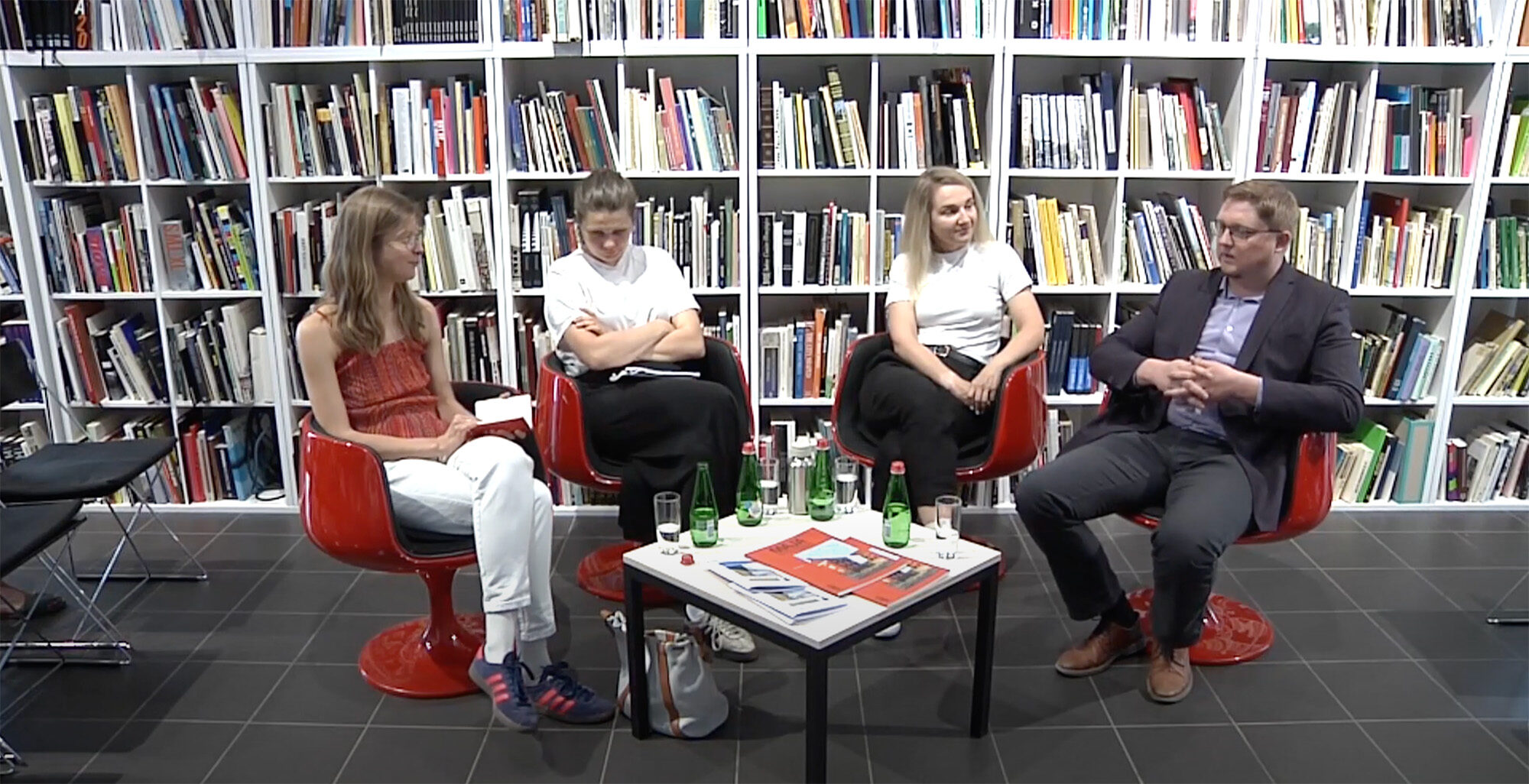 Paneeldiskussioon nelja osalejaga